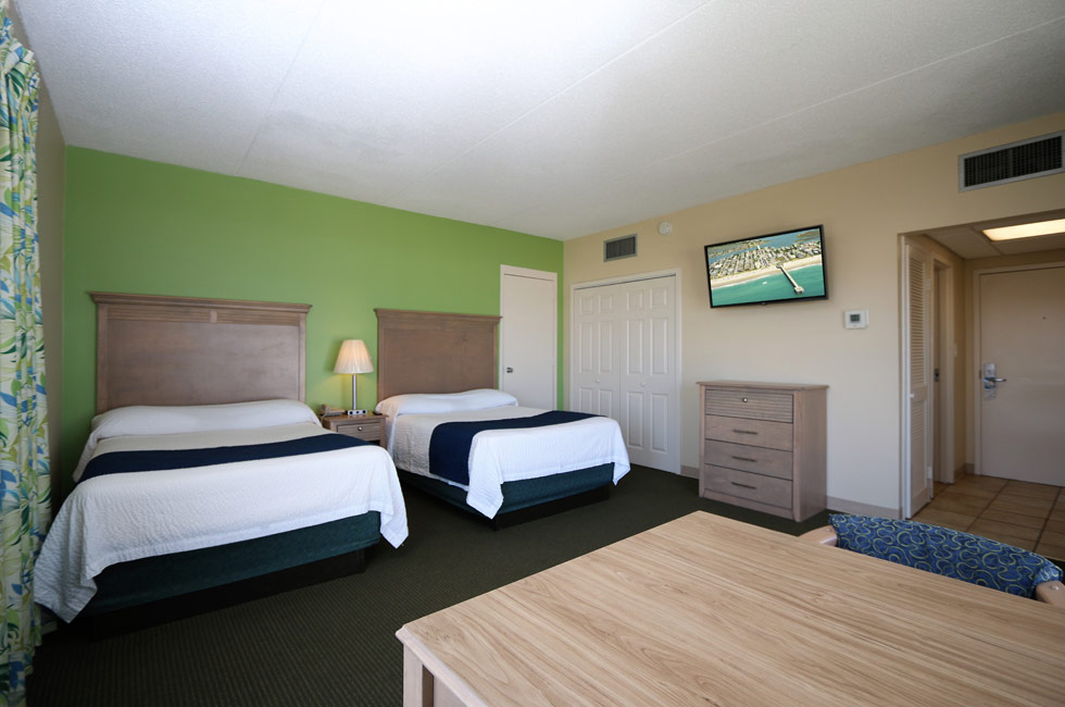 Our adjoining rooms can connect with our Ocean Front Room to accommodate everyone - Accommodation Wrightsville Beach - North Carolina