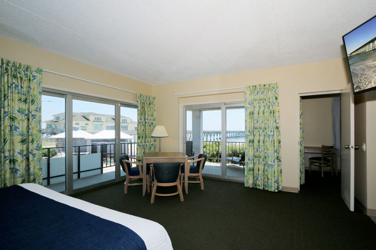 Ocean Front with Sitting at Silver Gull Motel - Accommodation Wrightsville Beach - North Carolina